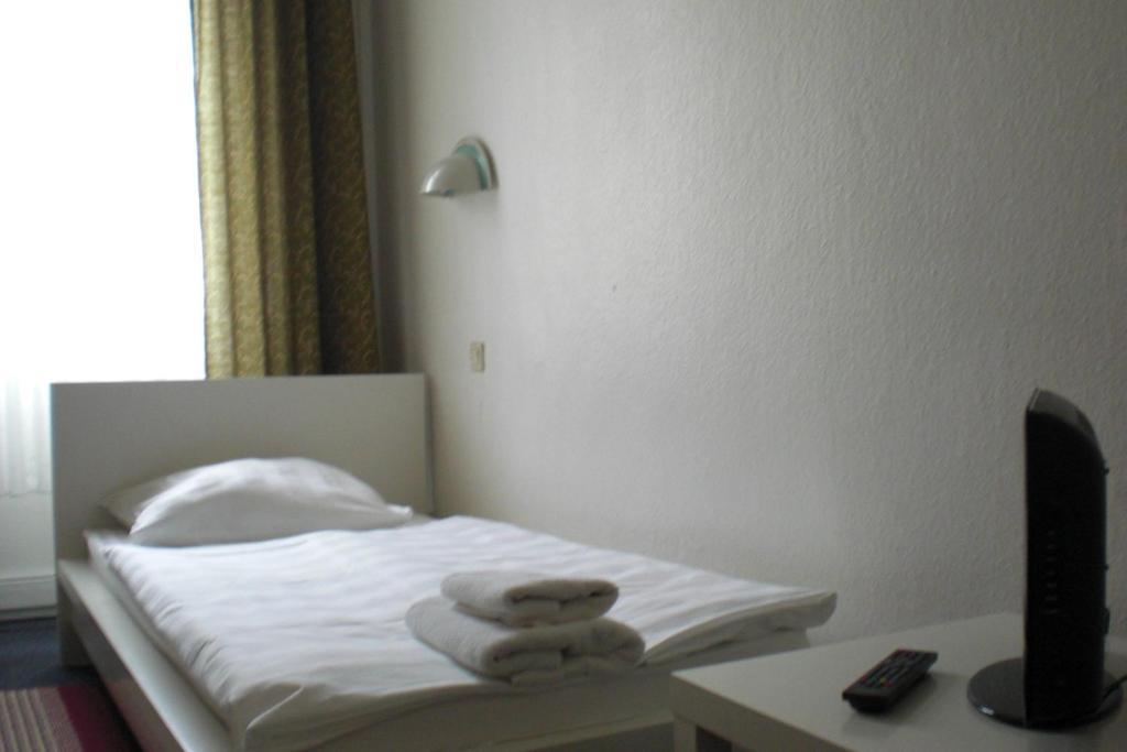 Hotel Komet Dusseldorf Ruang foto